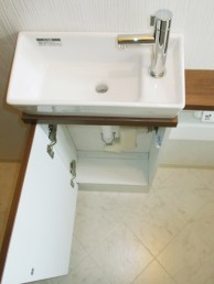 二階に水周りを新設、階段も架け替え二世帯住宅に 二階に水周りを新設、階段も架け替え二世帯住宅に